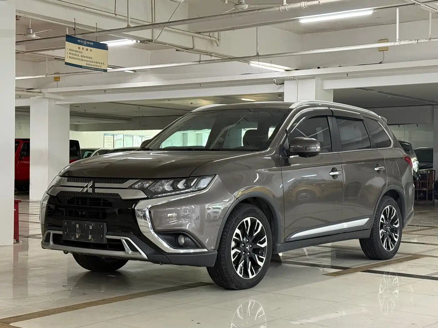 Mitsubishi Outlander 2019 2.4L 4WD Deluxe Edition 7-Seater China VI