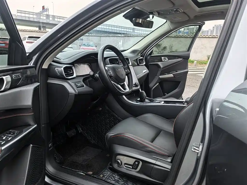 Lynk & Co 01 2019 2.0T 2WD Shine Pro Version China VI фото 13