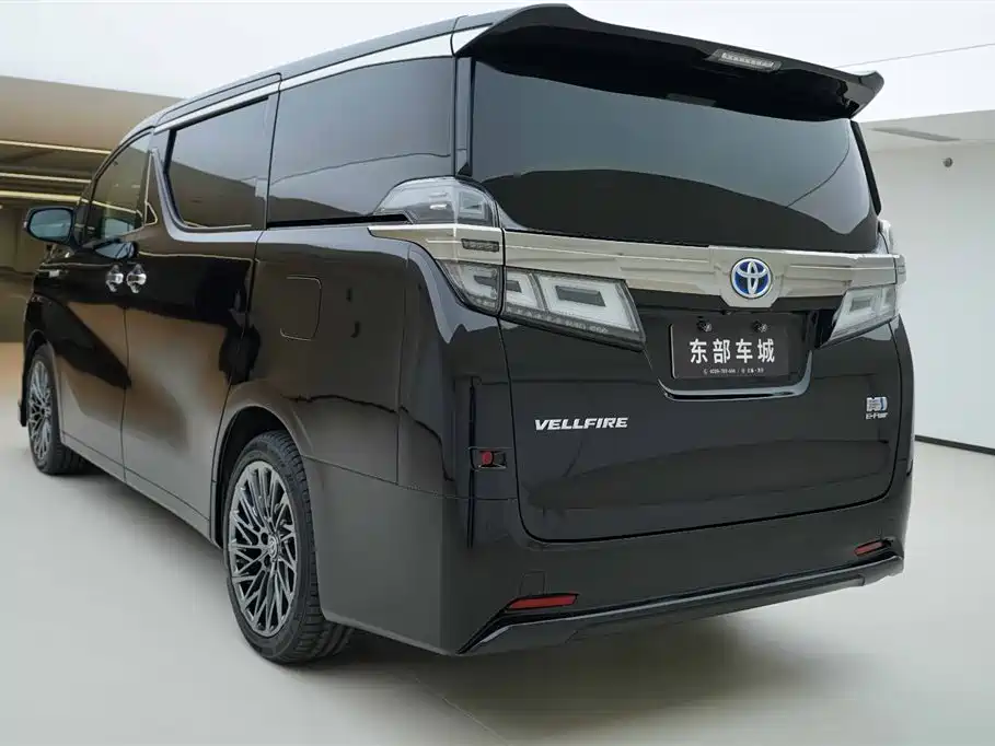 Toyota Vellfire 2019 Hybrid 2.5L HV Luxury Edition фото 4
