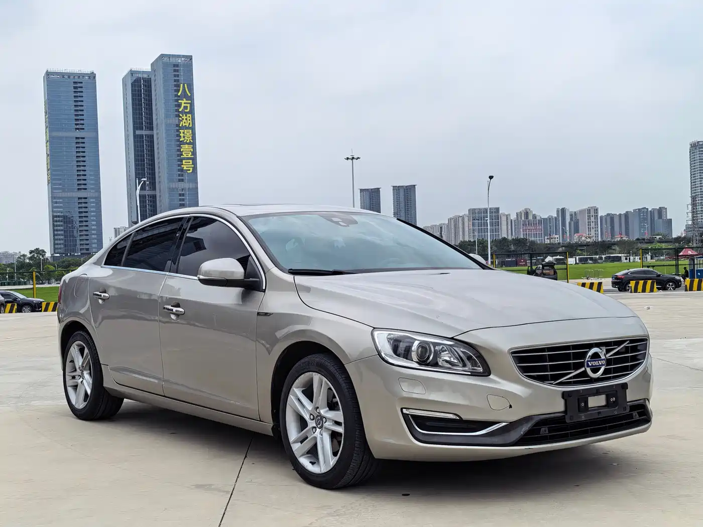 Фото 3 - Volvo S60