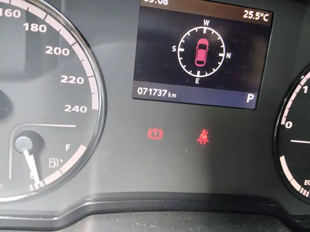 Qoros 3 2016 2016 Hatchback 1.6T Automatic Zhiku