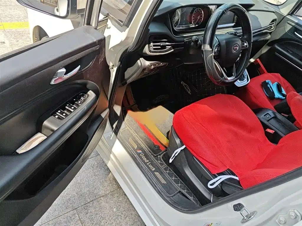 GAC Trumpchi Trumpchi M6 2021 270T DCT Luxury Edition (7-Seater) фото 14