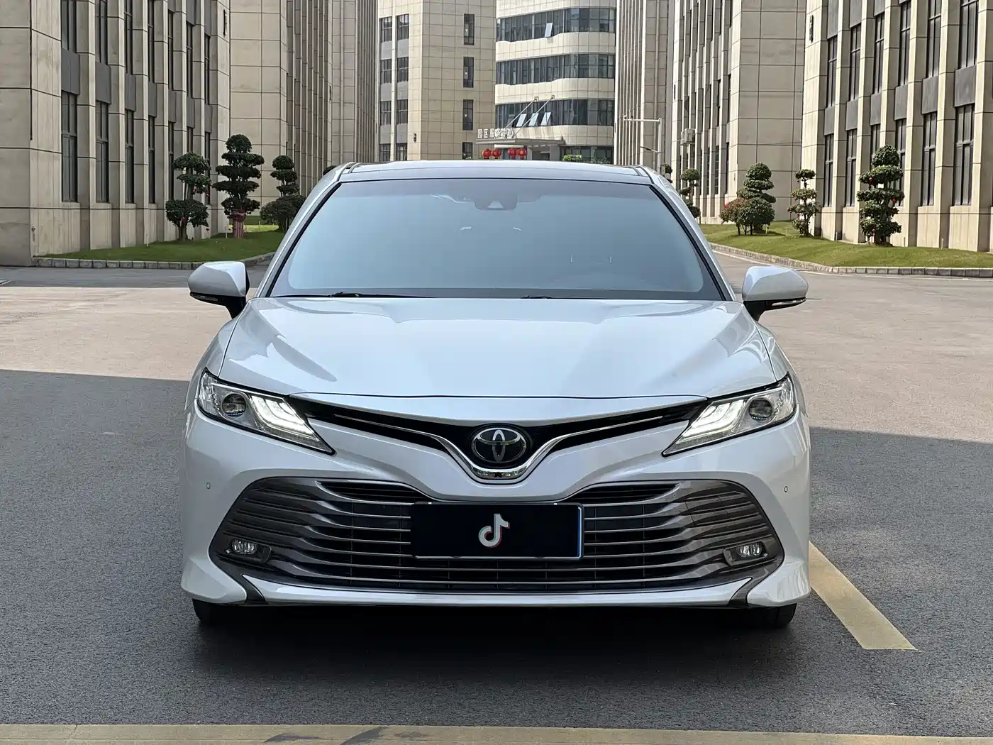 Toyota Camry 2019 2.5G Luxury Edition China VI фото 2