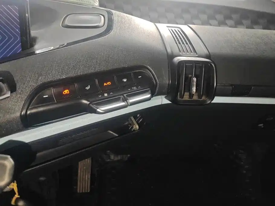 Baojun E300 2020 2020 Plus Stellar Smart Travel Edition