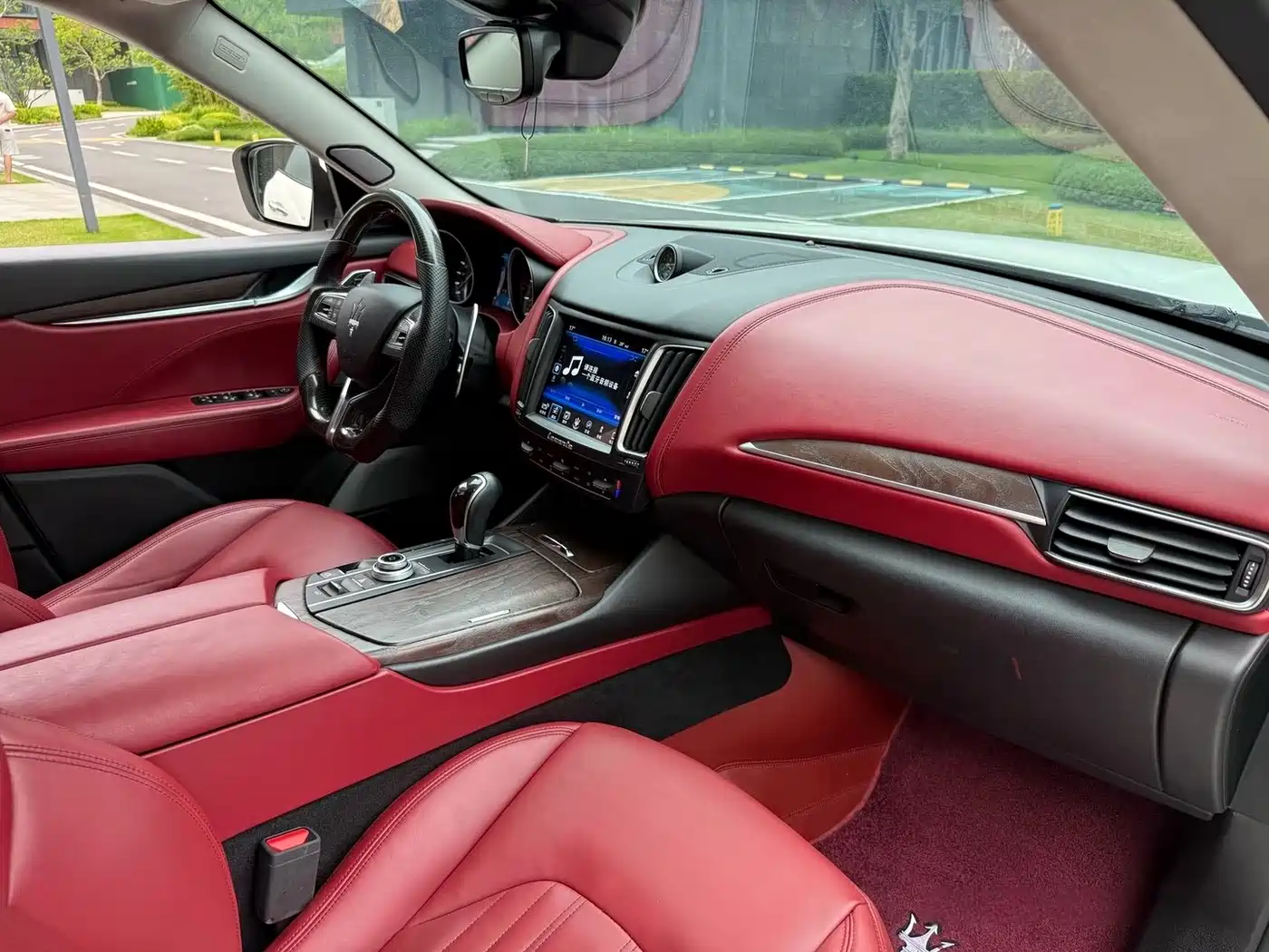 Maserati Levante 2018 3.0T Standard Edition фото 6
