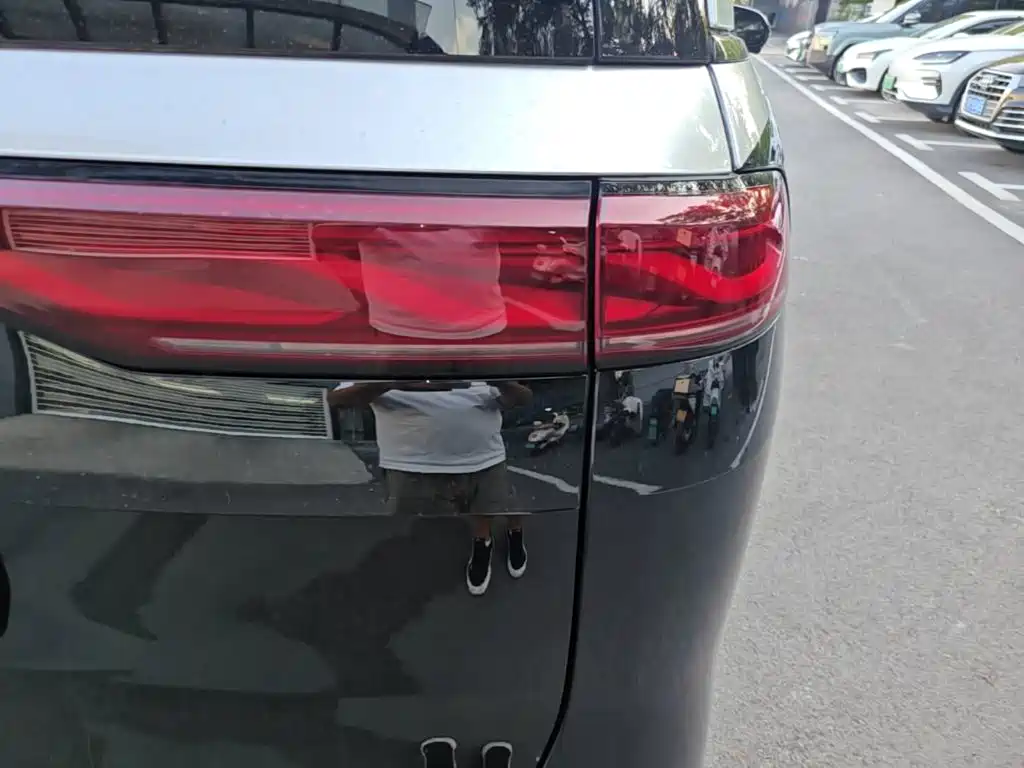 BYD Xia 2025 2025 DM-i 1.5T 180km Surpass Edition