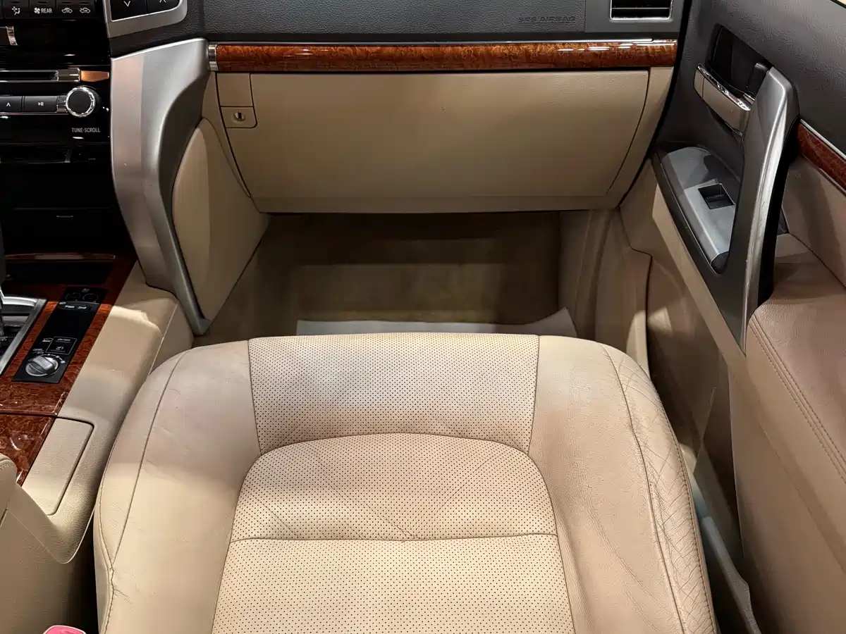 Toyota Land Cruiser 2013 2012 4.6L Automatic VX-R