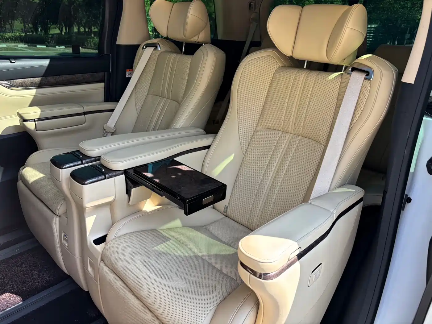 Toyota Vellfire 2023 Crown Hybrid 2.5L HV Premium фото 21