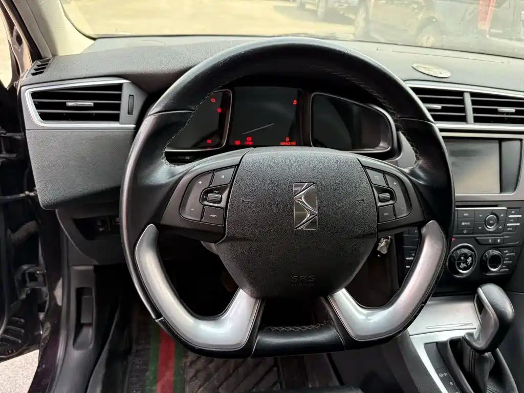 DS 5LS 2015 2014 1.6T Elegance THP160