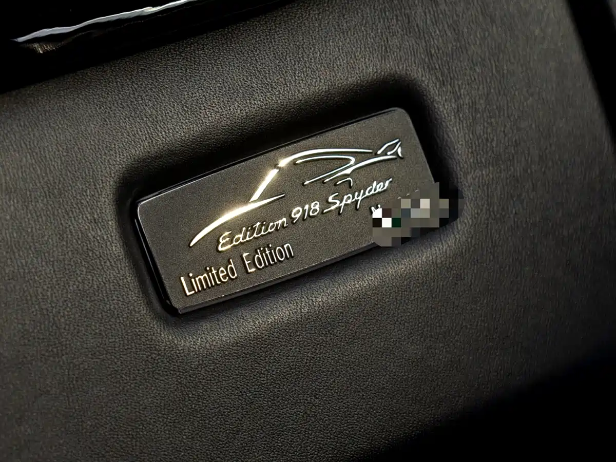 Porsche 911 2010 Turbo S 3.8T фото 9