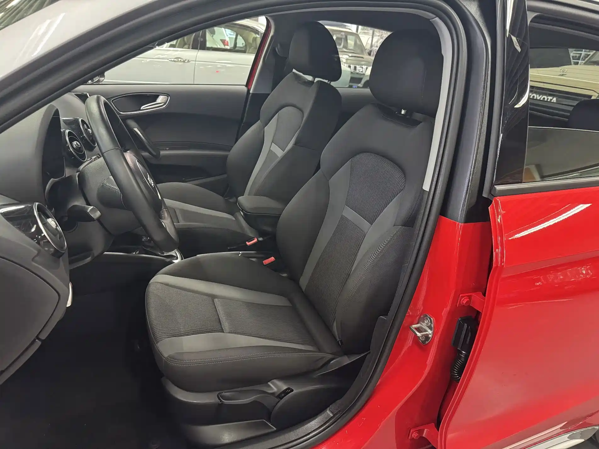 Фото 15 - Audi A1