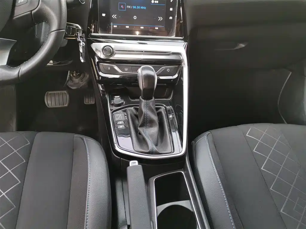 Peugeot 308 2016 1.6L Automatic Luxury фото 10