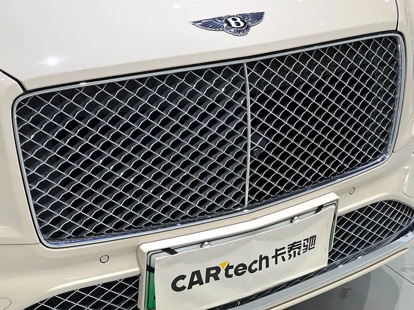 BENTLEY TIMYUE PLUG IN HYBRID