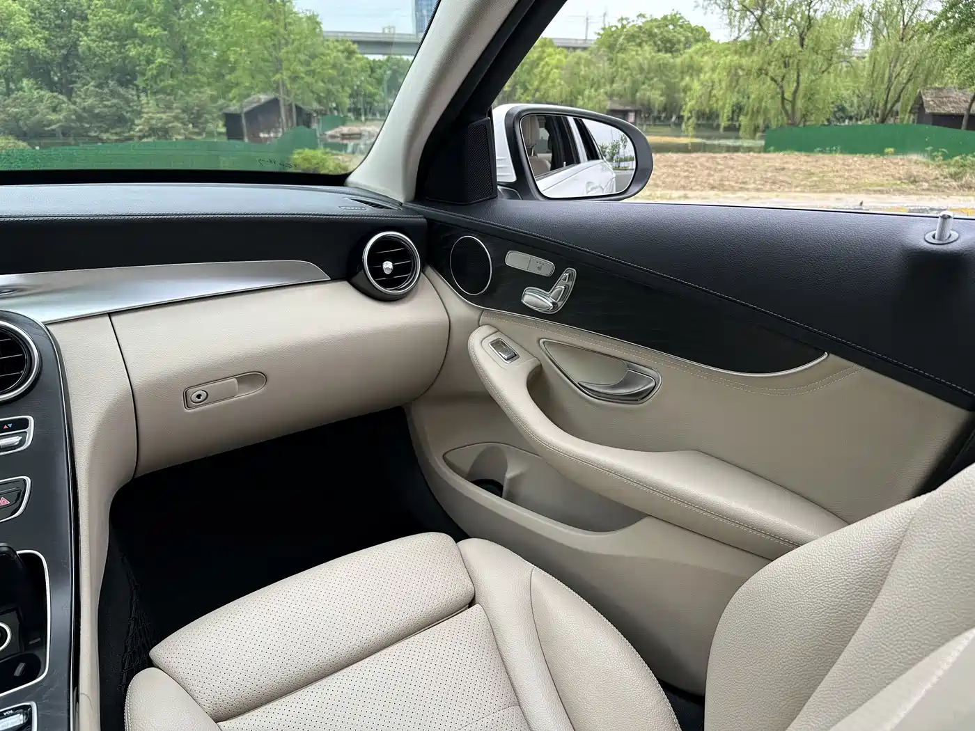 Mercedes-Benz C-Class 2016 C 200 L Sport фото 20