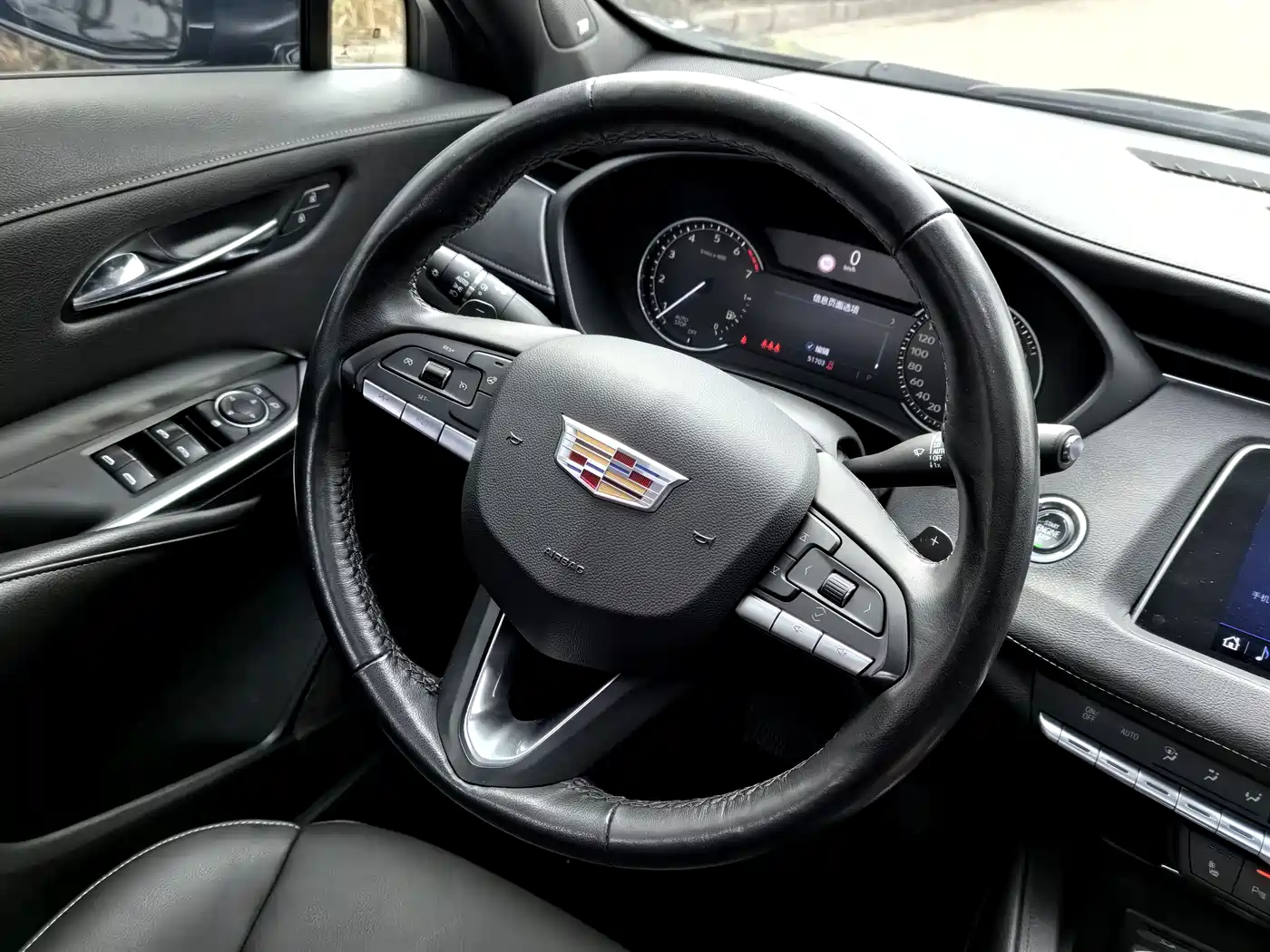 Cadillac XT4 2020 28T FWD Leading Trim фото 11