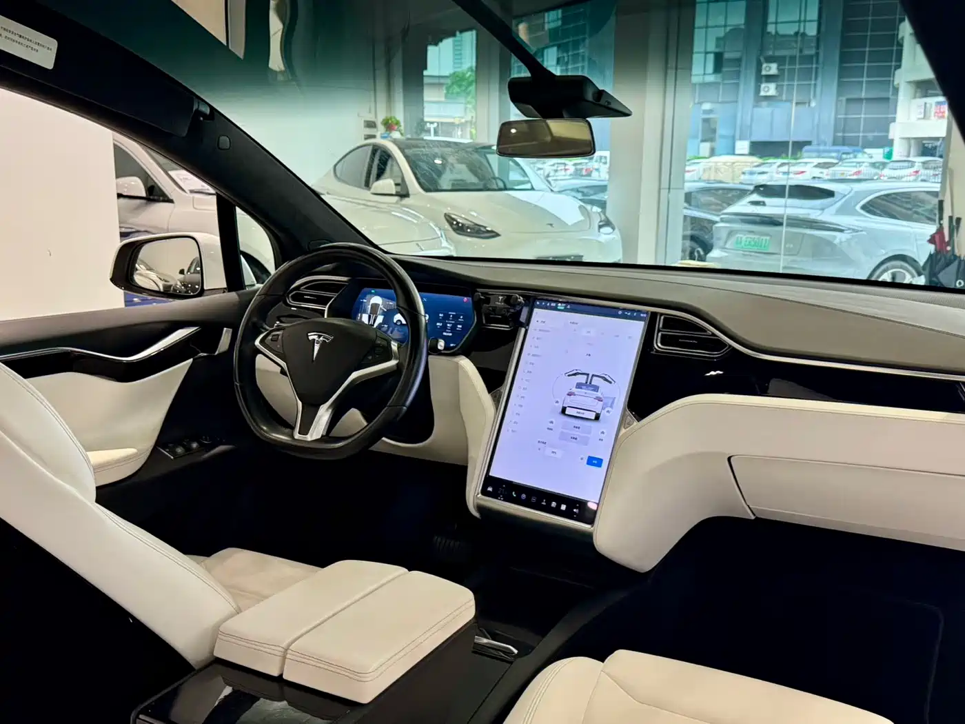 TESLA MODEL X