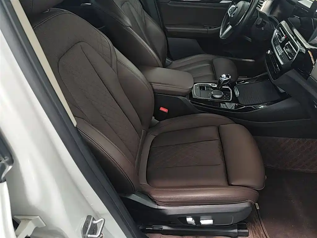 BMW iX3 2022 Leading Edition фото 25