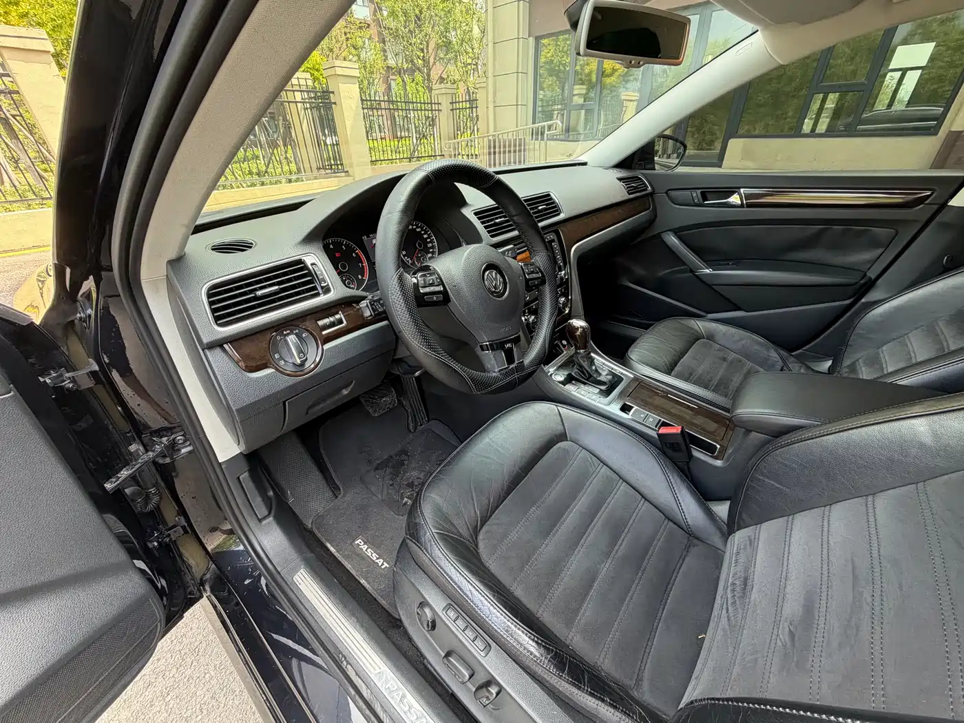 Volkswagen Passat 2014 3.0L V6 DSG Flagship Premium Edition фото 4