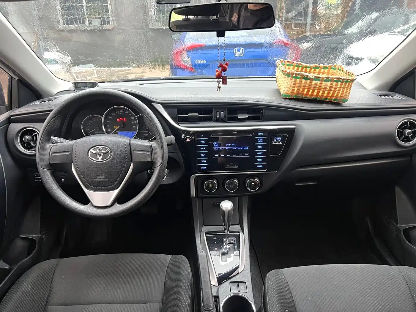 Toyota Corolla 2017 Facelift 1.2T S-CVT GL фото 7