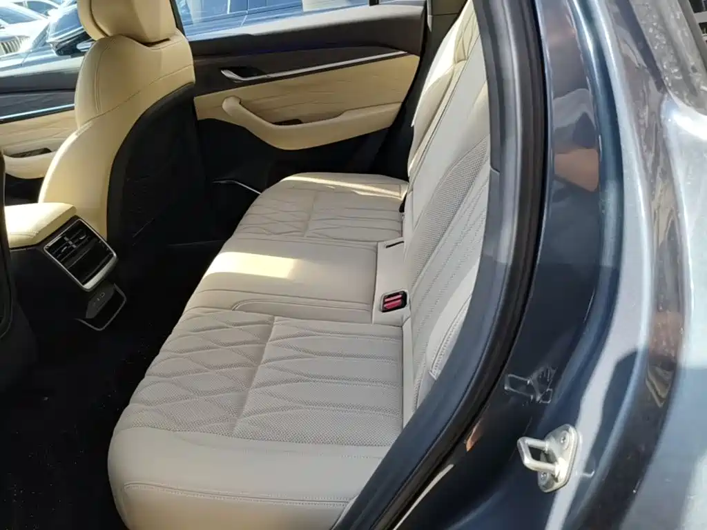 Geely Xingyue L 2026 2025 Oriental Glory 2.0TD Automatic Present Edition