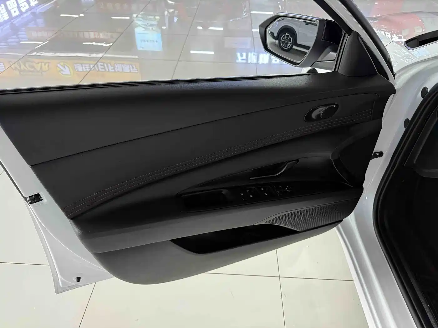Hyundai Elantra 2022 240TGDi DCT LUX Premium Edition фото 6