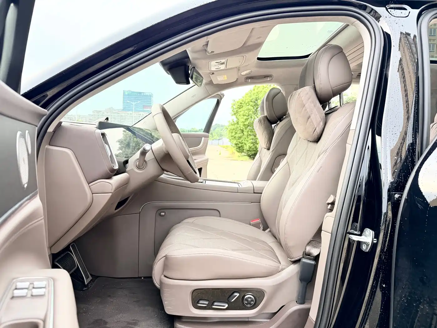 AITO Wenjie AITO M9 2025 Extended Range Ultra 52kWh 6-Seater фото 4