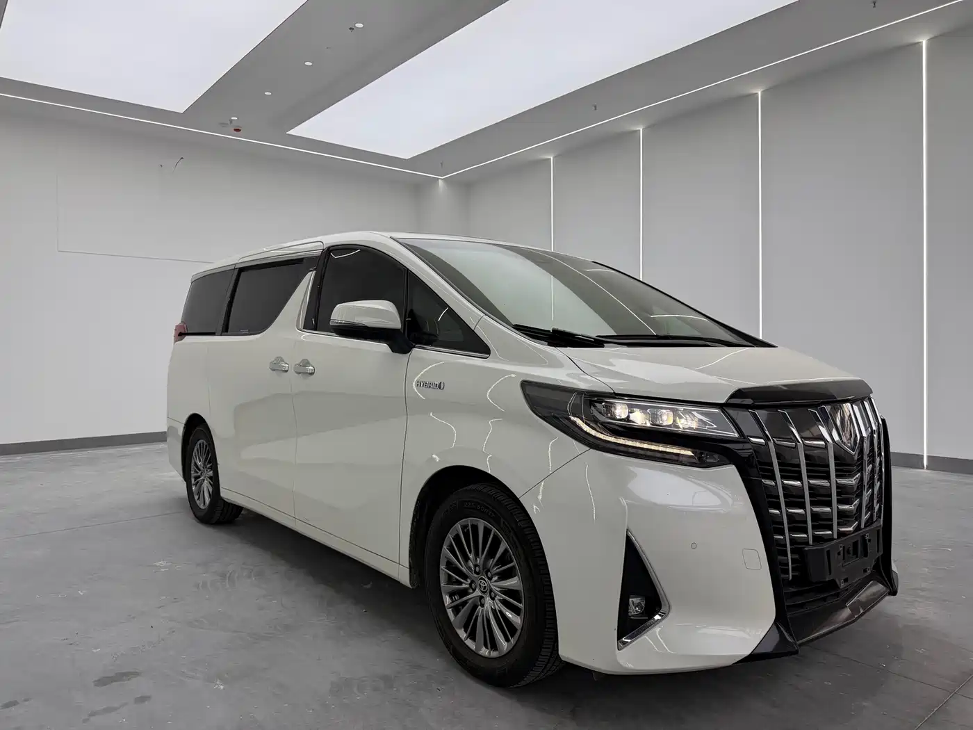Toyota Alphard 2021 Hybrid 2.5L Premium фото 3