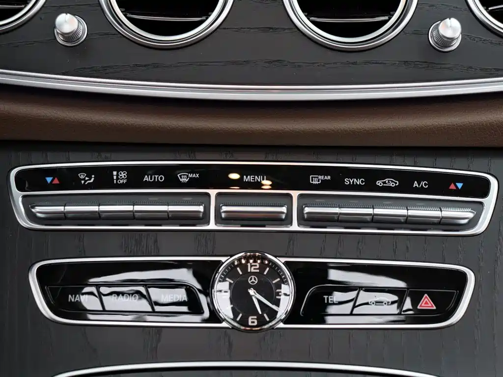 Mercedes-Benz E-Class 2020 Facelift E 300 L Sport Fashion фото 16