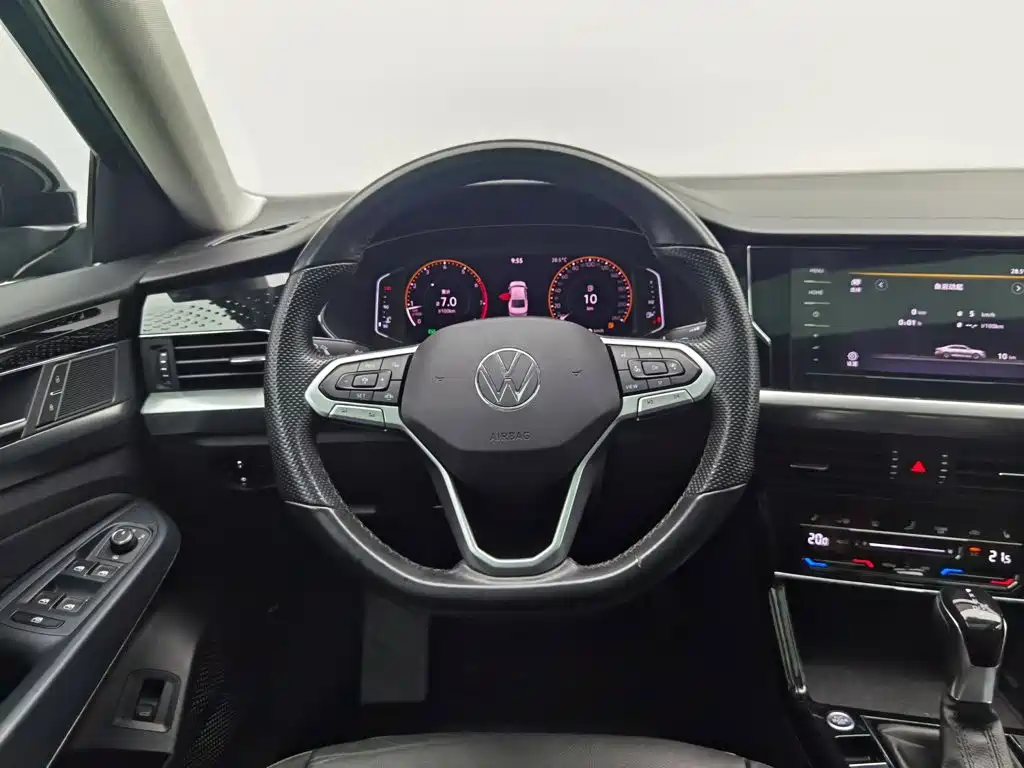 Фото 11 - Volkswagen Passat