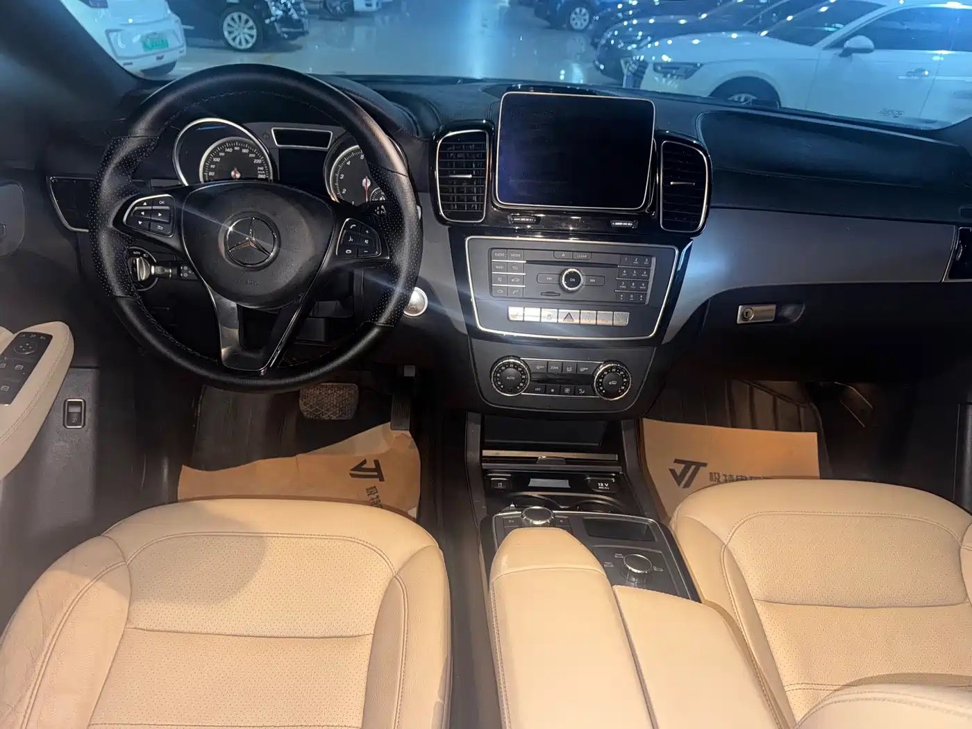 Mercedes-Benz GLE Coupe 2017 GLE 320 4MATIC Coupe SUV фото 6