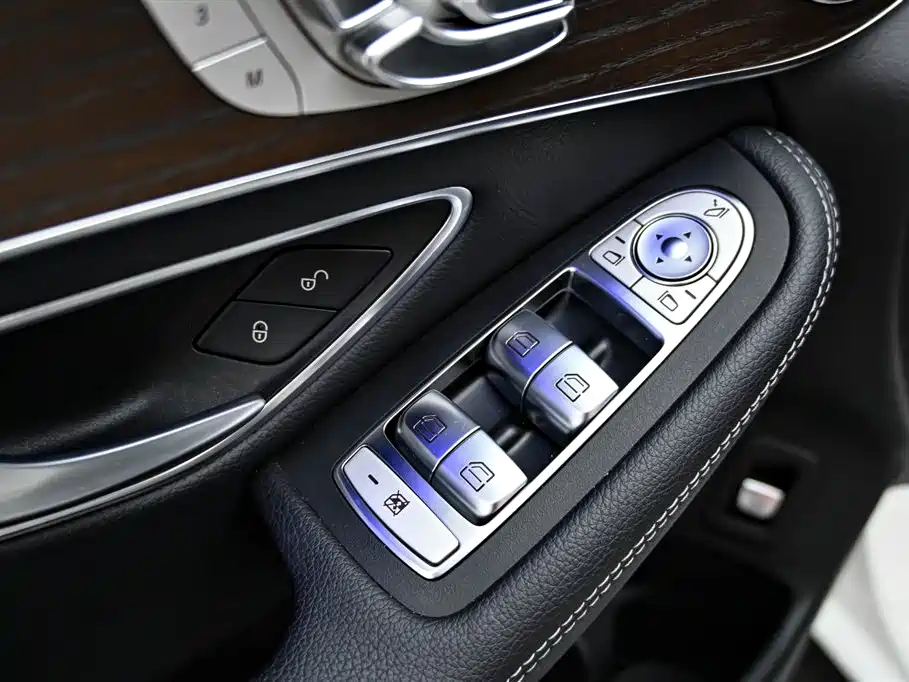 Mercedes-Benz GLC 2022 Facelift GLC 300 L 4MATIC Dynamic Collector's Edition фото 22