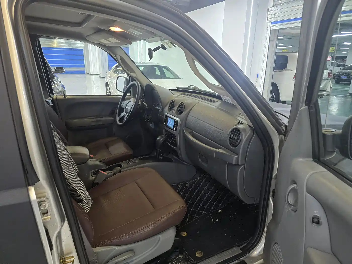 Jeep Liberty 2007 2004 Model 3.7L