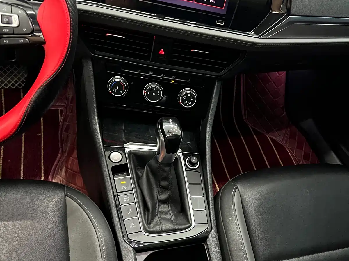 Volkswagen Sagitar 2021 280TSI DSG Comfort Smart Connect Edition фото 6