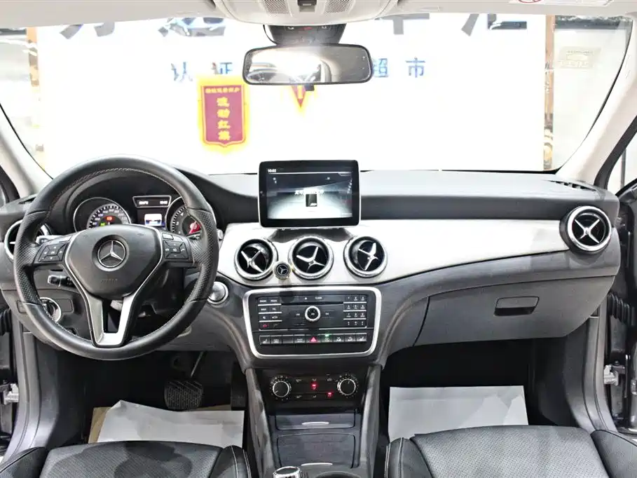 Mercedes-Benz GLA 2016 GLA 220 4MATIC Fashion фото 11