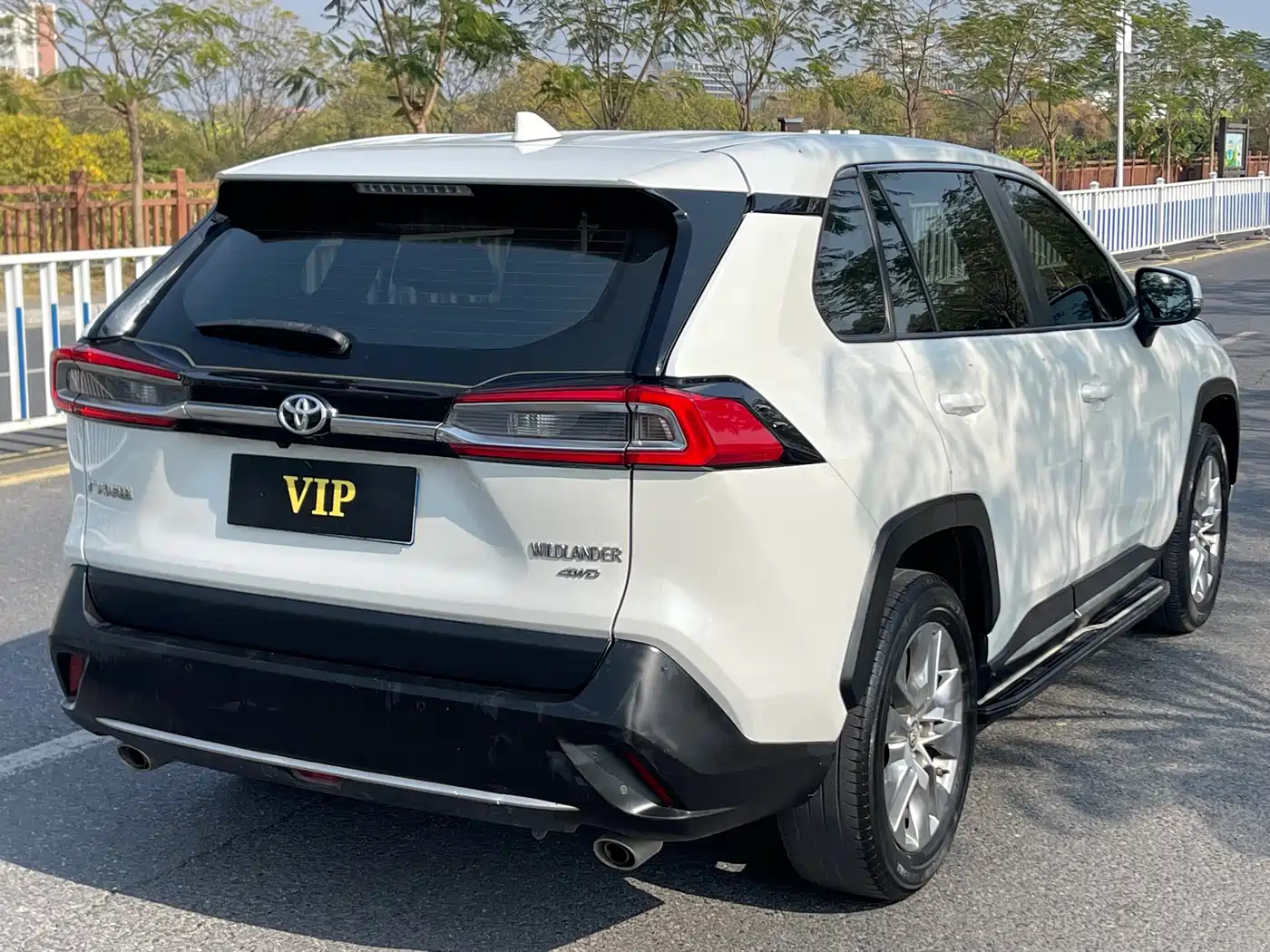 Toyota Wildlander 2022 2.0L CVT AWD Luxury Edition фото 6