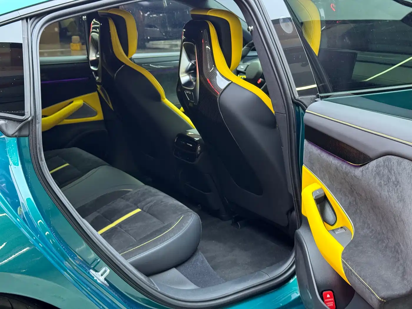 XIAOMI CAR XIAOMI SU7 ULTRA