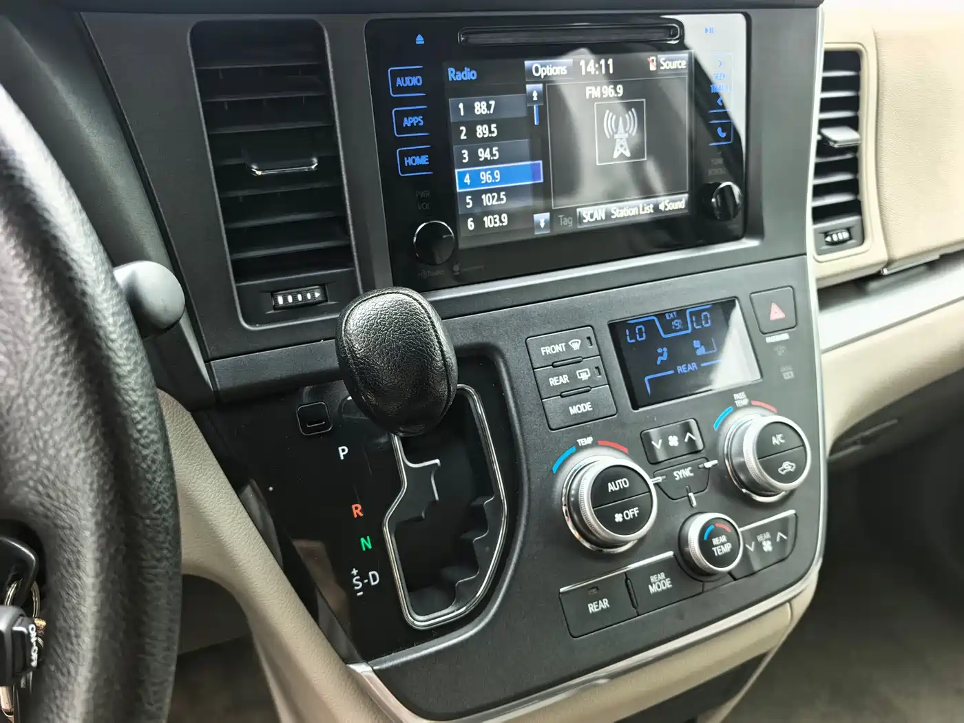 Toyota Sienna 2015 3.5L 4WD L фото 13