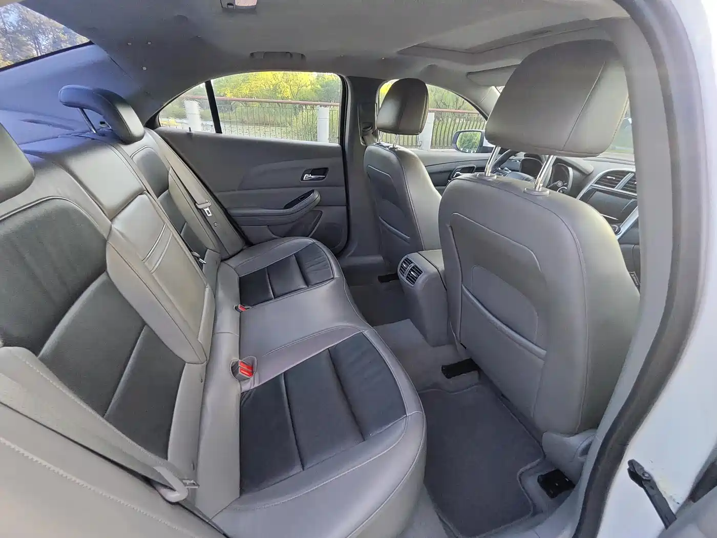 Chevrolet Malibu 2014 2.0L Automatic Luxury фото 13