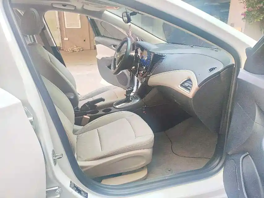 Chevrolet Cruze 2015 1.4T DCG Luxury Edition фото 7