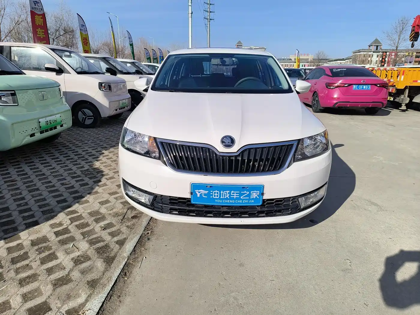 Škoda Skoda Rapid Spaceback 2016 Facelift 1.6L Automatic Innovation Edition фото 2
