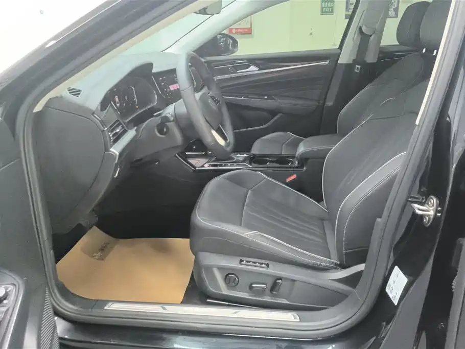 Volkswagen Passat 2024 380TSI Starlight Luxury Edition фото 9