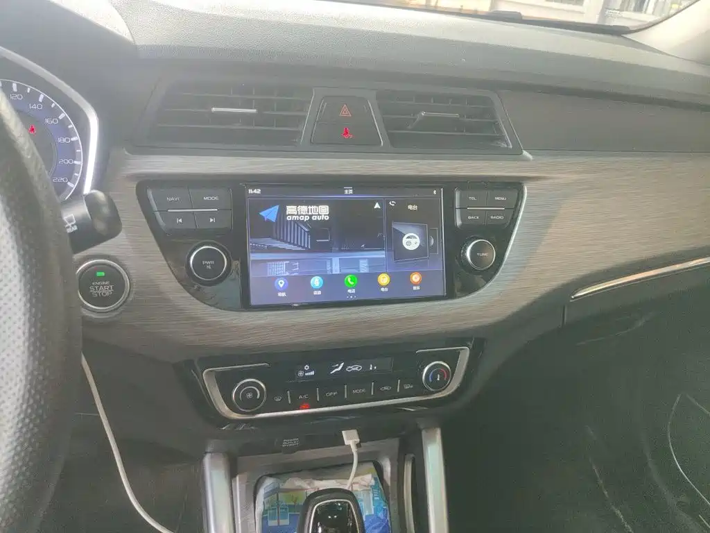 Фото 6 - Geely Vision X3