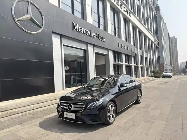 MERCEDES-BENZ E CLASS