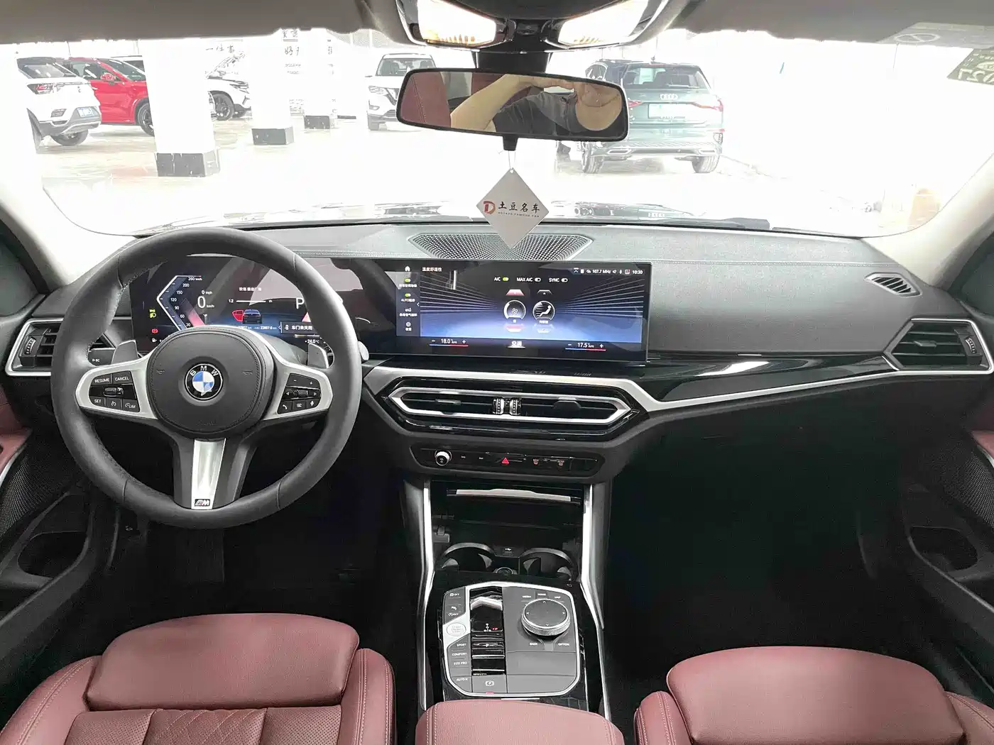 BMW 3 Series 2023 320Li M Sport Package фото 8