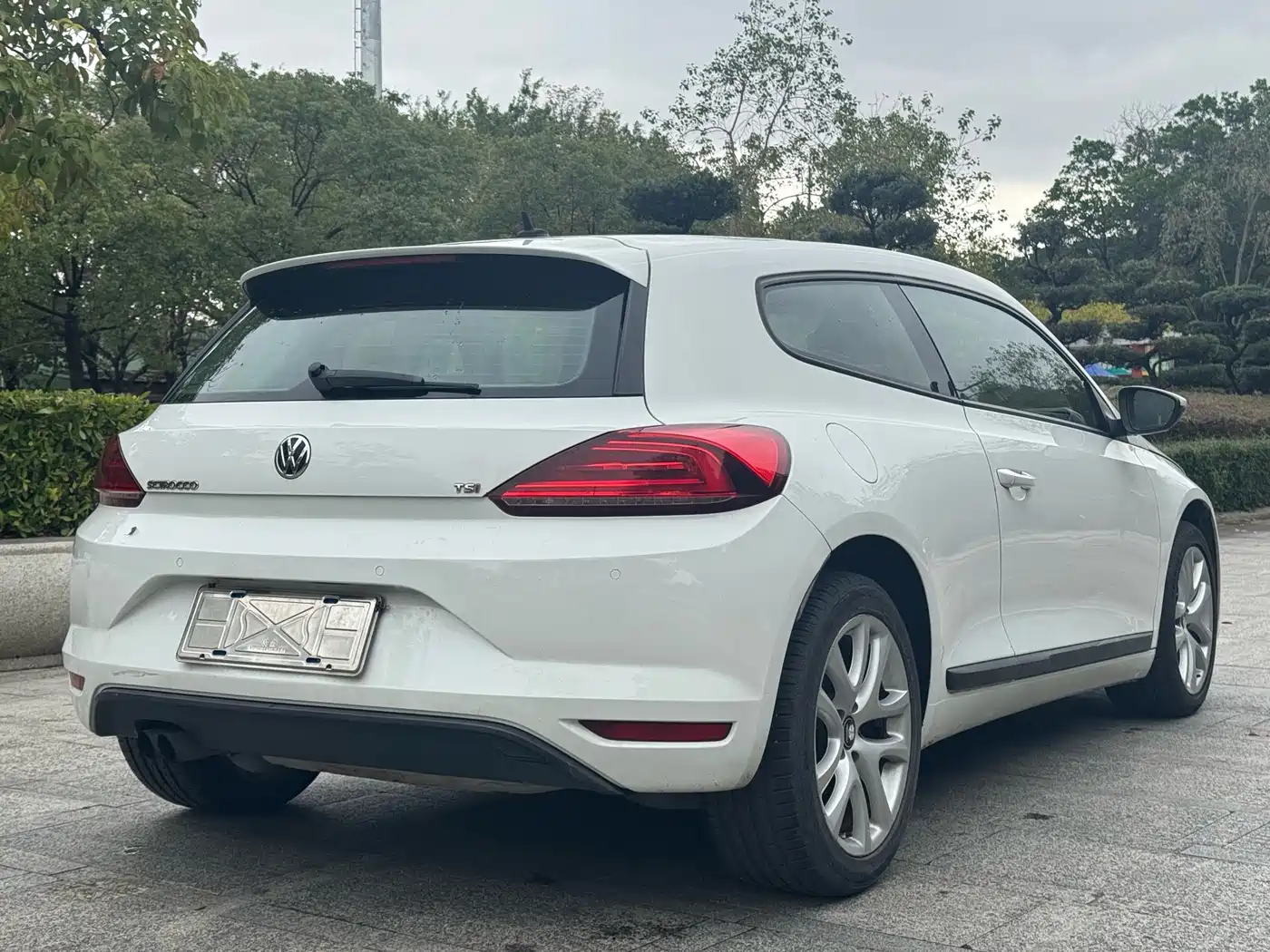 Volkswagen Scirocco 2015 1.4TSI Trend Edition фото 9