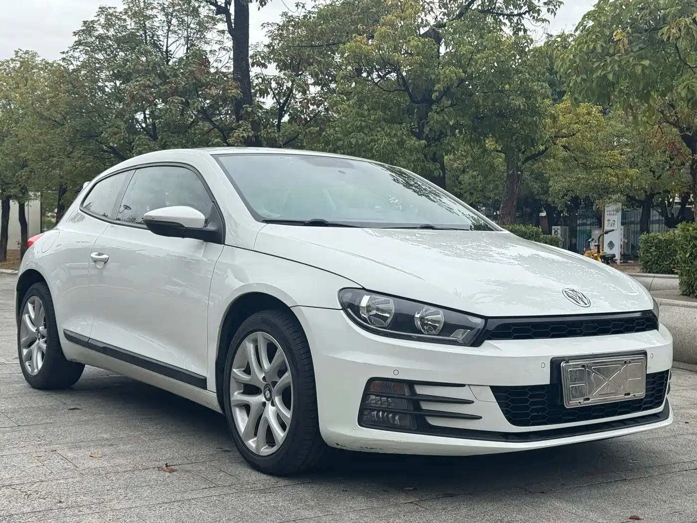 Volkswagen Scirocco 2015 1.4TSI Trend Edition фото 3