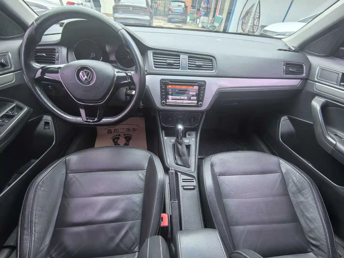 Volkswagen Lavida 2015 1.6L Automatic Comfort Edition фото 5