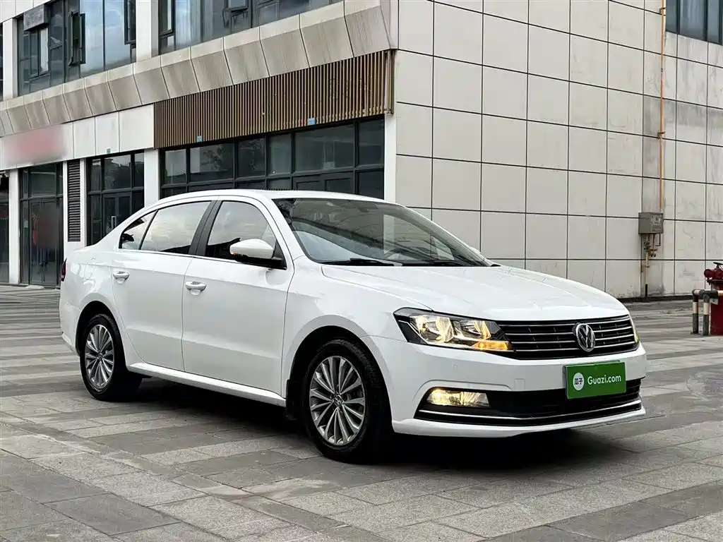 Volkswagen Lavida 2015 230TSI DSG Luxury Edition фото 4