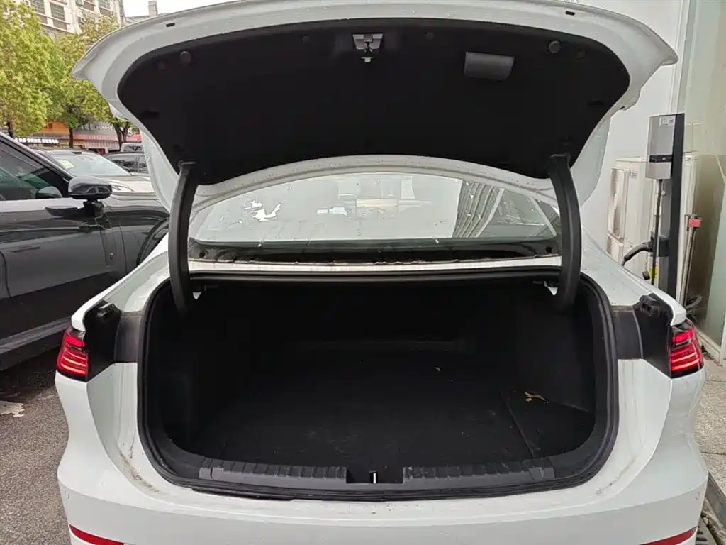 Geely Galaxy Galaxy A7 2025 EM-i 150km Long Voyage Edition фото 15