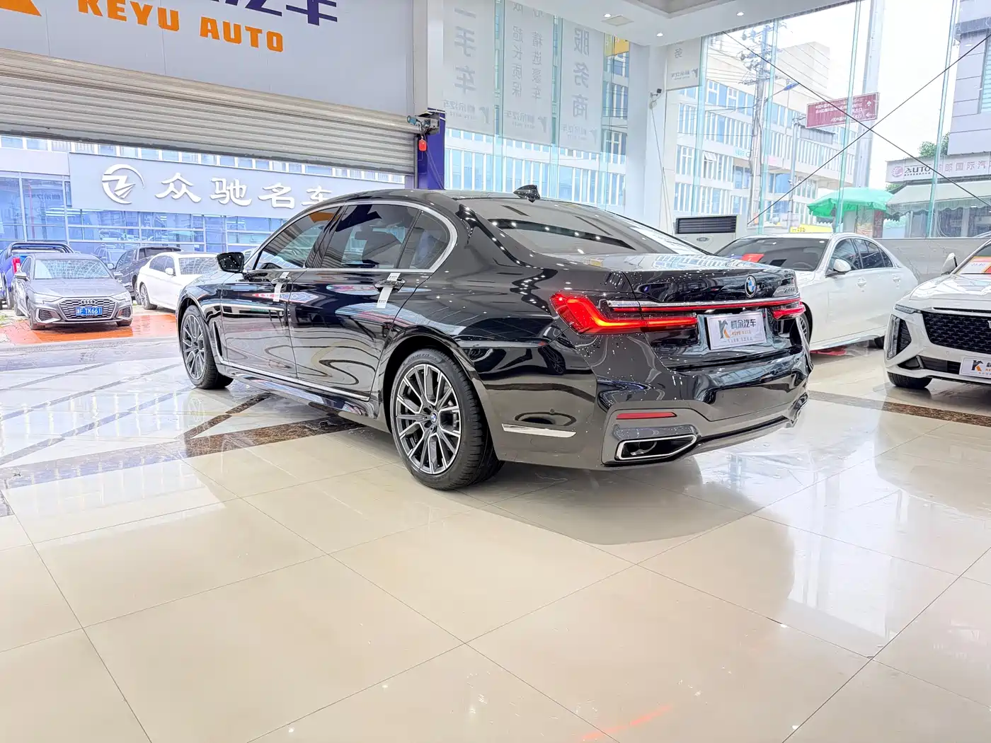 BMW 7 Series 2019 730Li M Sport Package фото 19
